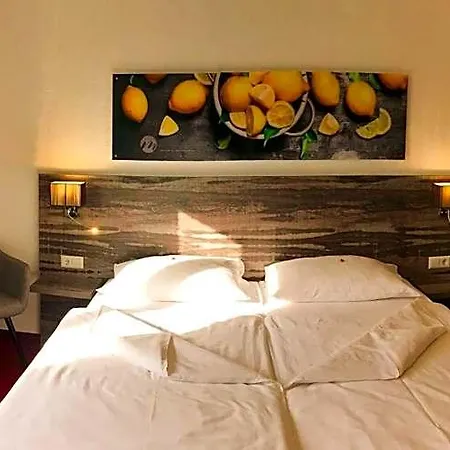 Stadthotel Miya Hotel
