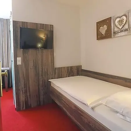 Stadthotel Miya 3*