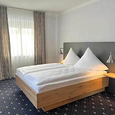 Stadthotel Miya 3*