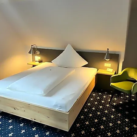Stadthotel Miya 3*