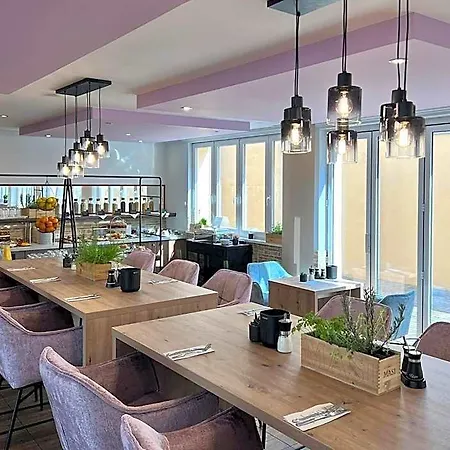 Stadthotel Miya 3*