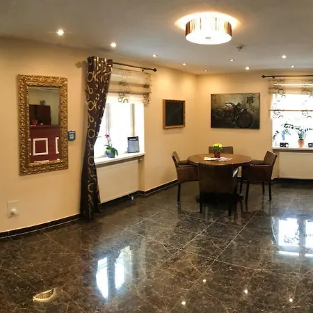 Stadthotel Miya 3*