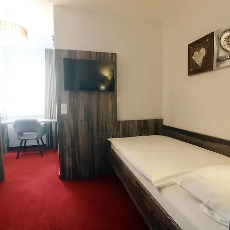 Stadthotel Miya 3*